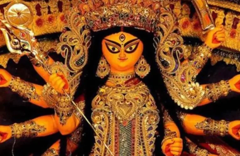 Shardiya Navratri 2025: रोजाना करें दुर्गा सप्तशती का पाठ, पाएँ माता रानी का आशीर्वाद